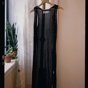 [SOLD] Black sleeveless crochet cardigan 🖤